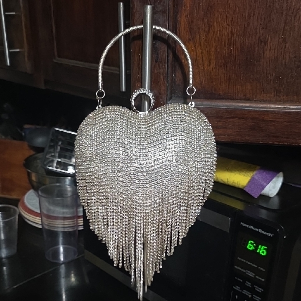 Silver Heart-Shaped Rhinestone Handbag - Picture 2 of 10